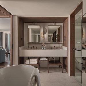 Public House Bangkok, A Member Of Design Hotels